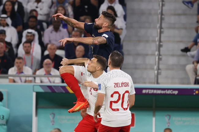 France, England set for quarter-finals