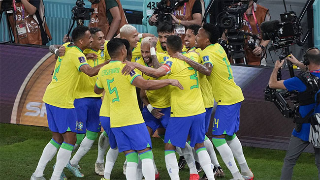 Brazil thrash Korea 4-1, Japan knocked out of World Cup by Croatia