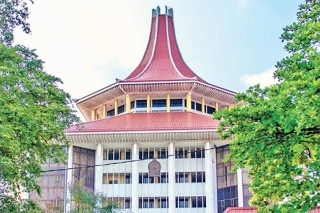 SC grants leave to proceed with 5 petitions against Mahinda, Namal and several others