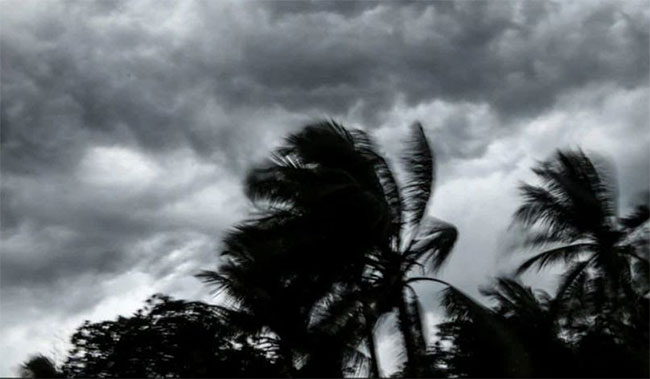Very heavy showers expected as Depression over Bay of Bengal moves across Sri Lanka