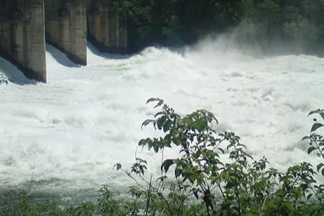 Six sluice gates of Deduru Oya reservoir opened due to heavy rain