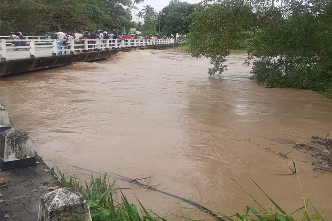 All sluice gates of Deduru Oya reservoir opened