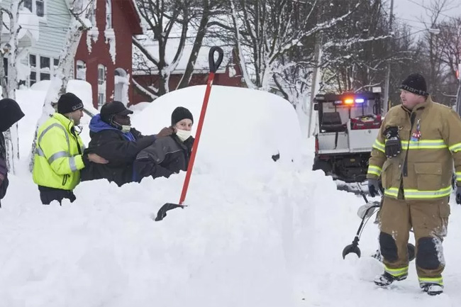 Deadly blizzard leaves more than 60 dead across US