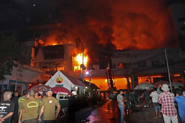 Fire at hotel casino on Cambodia border kills at least 10