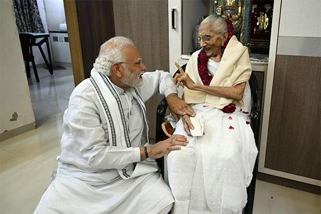 Indian PM Narendra Modis mother dies aged 99