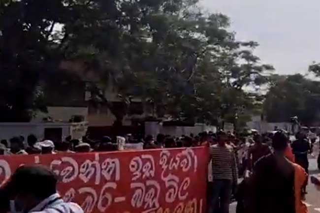 Court issues order preventing protestors from entering Galle Face Green