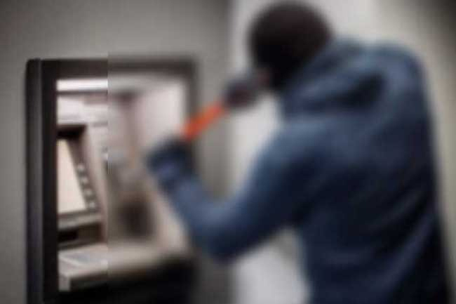 Suspects posing as ‘repairmen’ rob ATM in Kurunegala