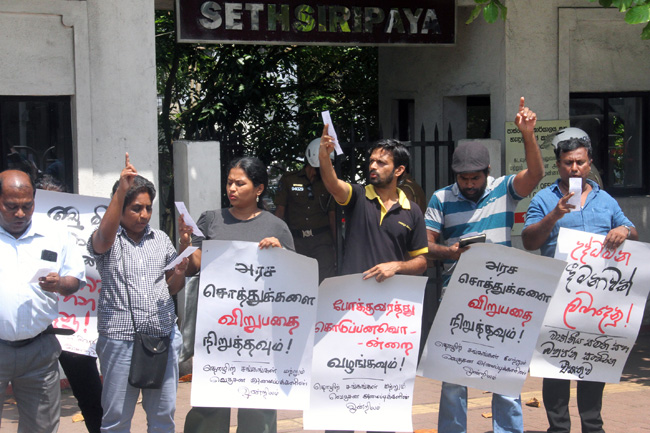 �Resistance Day��