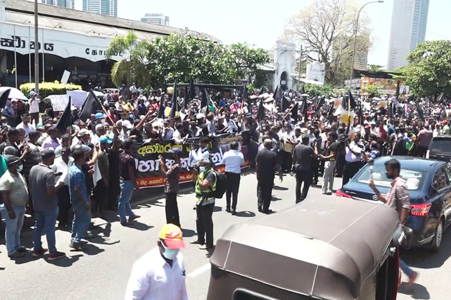 Heavy traffic near Fort railway station due to protest