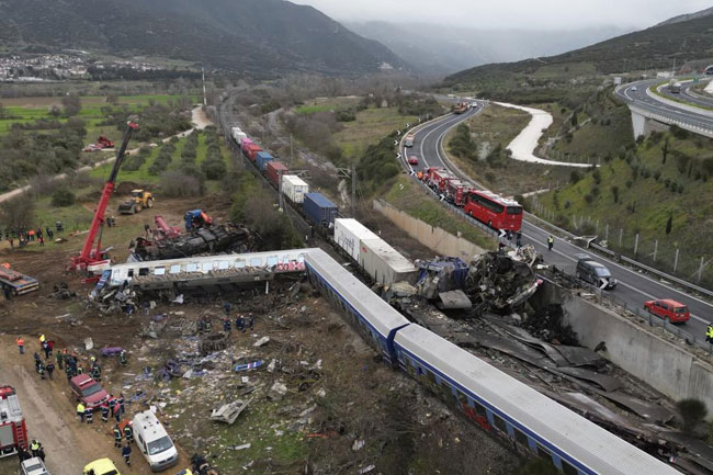 Greek transport minister resigns over train crash; 36 dead