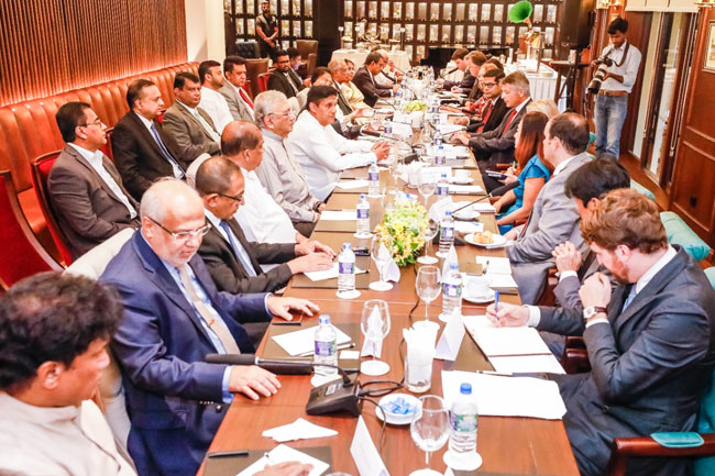 Sajith holds talks with foreign diplomats on country’s current situation