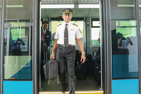 SriLankan Airlines Capt. Uthpala Kumarasinghe bows out after 40-year stellar career