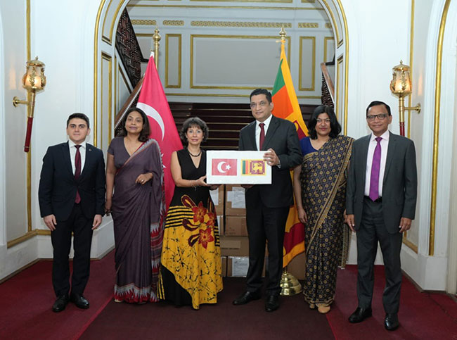 Sri Lanka donates consignment of apparel to earthquake victims in Trkiye