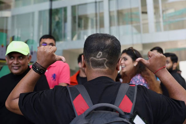 Apple opens first India store as fans show off vintage devices