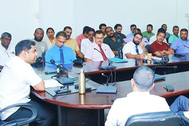 Minister discusses CEB reform structure with TU representatives 