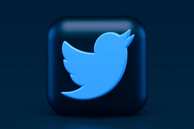 Twitter down for thousands of users  Report