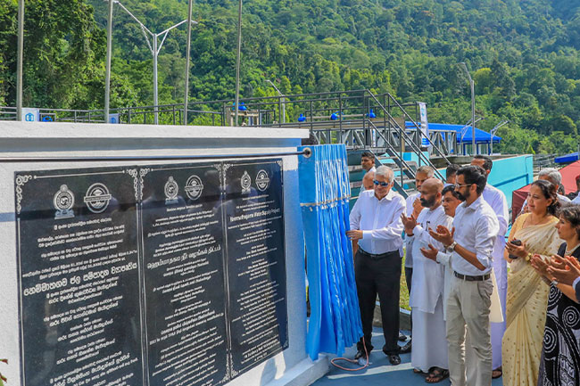 President declares open Aranayake Asupini Ella water scheme