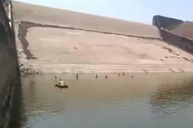 Indian official drains entire dam to retrieve phone