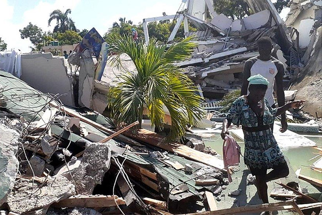 Fatal quake hits Haiti as it reels from floods