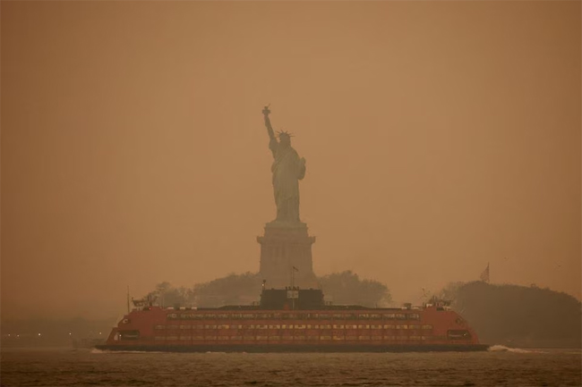 US East Coast blanketed in veil of smoke from Canadian wildfires