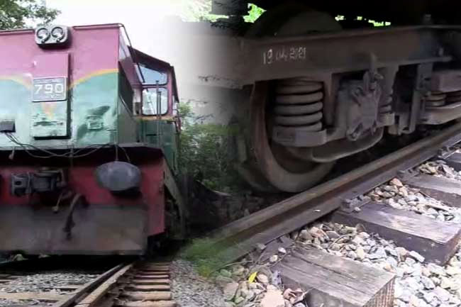 Up-country trains delayed due to derailment