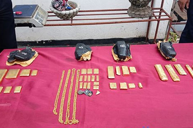 Navy busts gold smuggling racket in Kalpitiya Lagoon