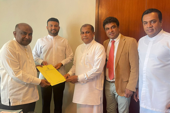 SJB hands over no-confidence motion against Health Minister to Speaker 