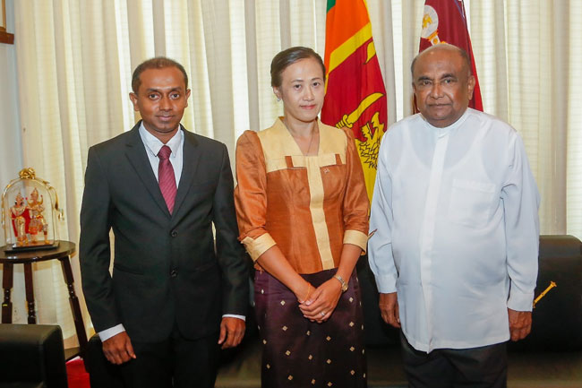 Speaker holds bilateral talks with Laos Consul for Sri Lanka