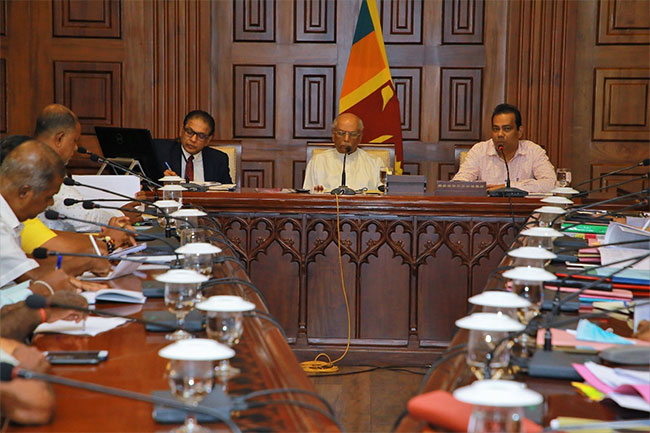 PM instructs to solve administrative problems of Samurdhi officials before upcoming budget