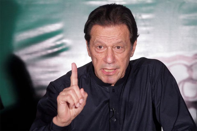 Pakistani court suspends former PM Imran Khans graft conviction