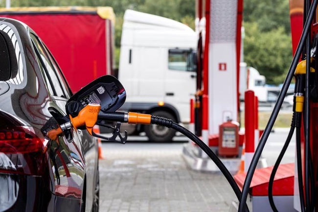 Russia temporarily bans fuel exports to most countries in response to shortages