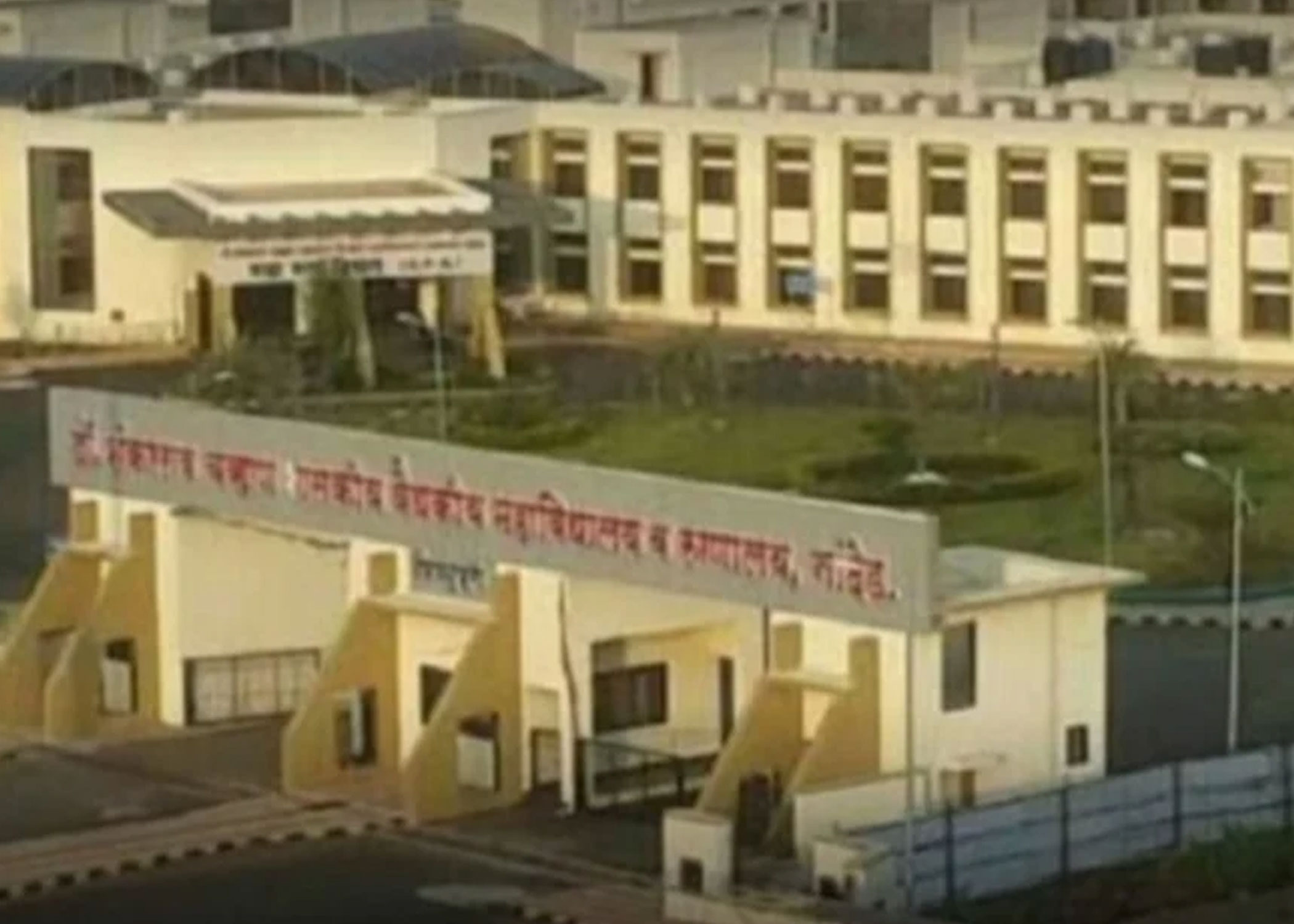 24 including newborns die within a day at Indian hospital