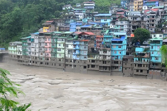 Floods in Indias Sikkim kill 10; dozens including 23 army soldiers missing