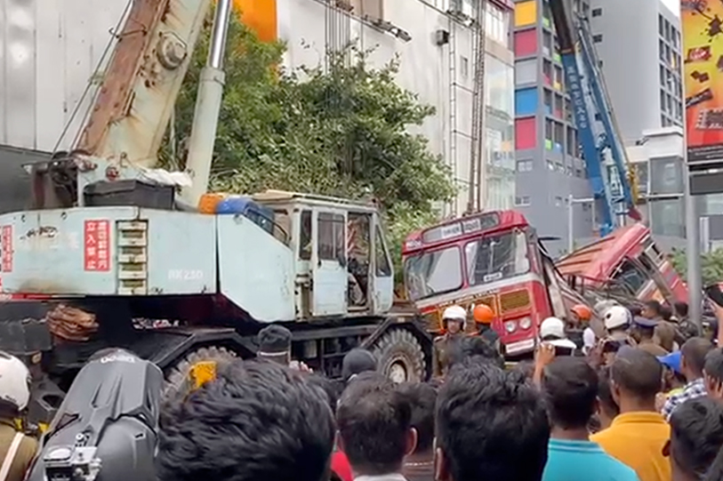 Five succumb to injuries after tree fell on bus in Colombo