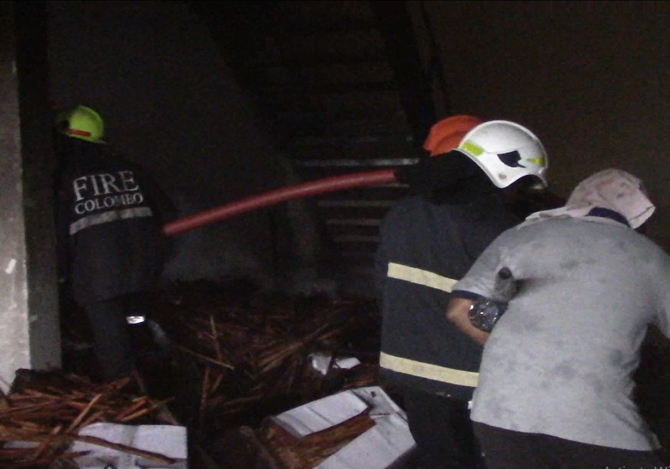 Fire breaks out at factory in Orugodawatta