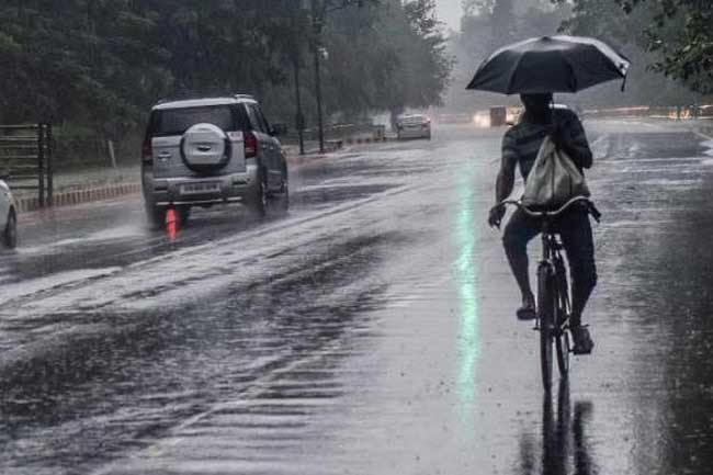 Prevailing showery conditions to continue; low-pressure area likely over Bay of Bengal