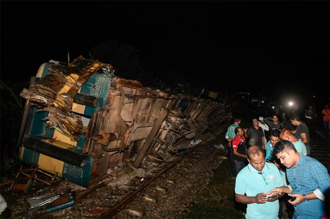 17 bodies recovered after Bangladesh train collision - local police