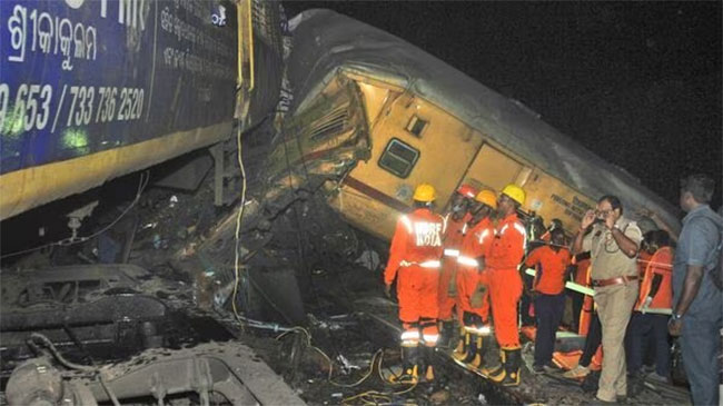 13 killed, 40 injured as trains collide in Andhra Pradesh