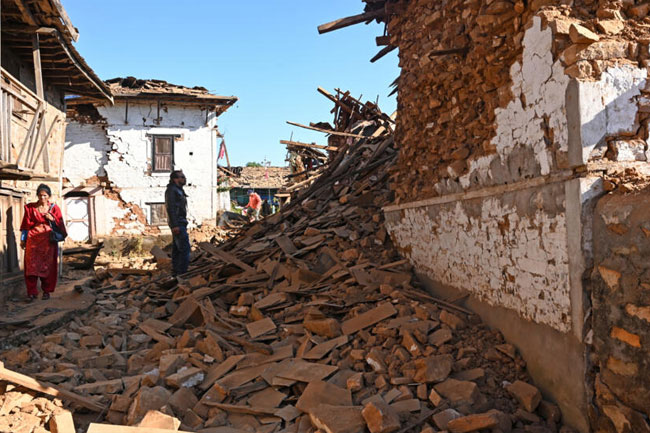 Sri Lankans in Nepal reported safe after deadly earthquake