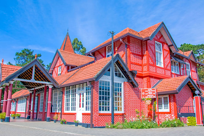 Trade unions, religious leaders request to preserve N Eliya Post Office building