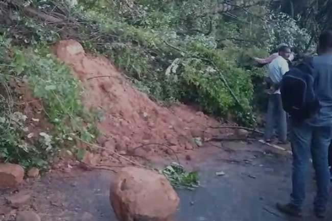 Adverse weather wreaks havoc; Several roads blocked after earth slips