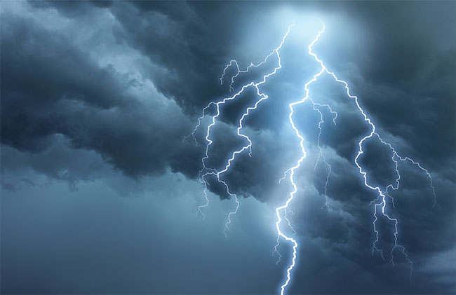 Weather advisory for severe lightning and heavy rain