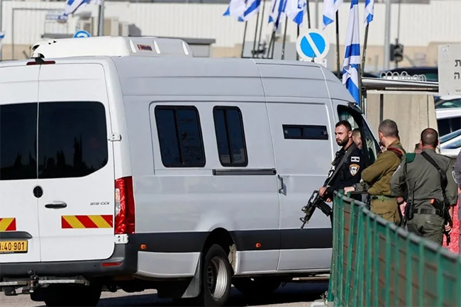 Israel releases 39 Palestinian prisoners in exchange for hostages