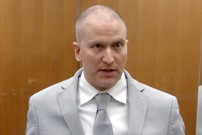 Ex-US cop Derek Chauvin, convicted in George Floyds killing, stabbed in prison  reports