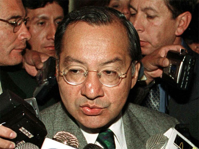 Former US ambassador charged with spying for Cuba