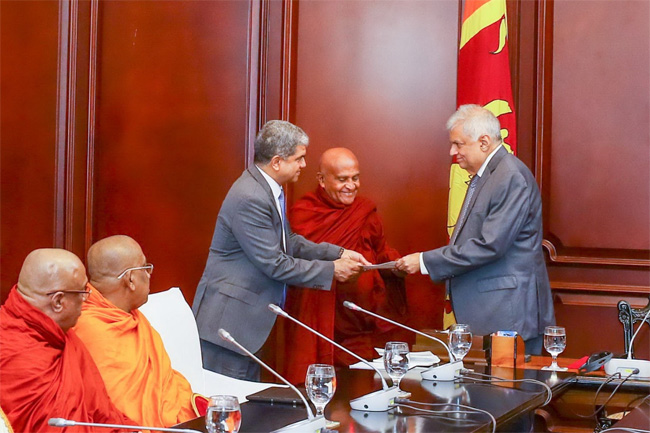 Joint Himalayan Declaration promoting a pluralistic Sri Lanka presented to President 