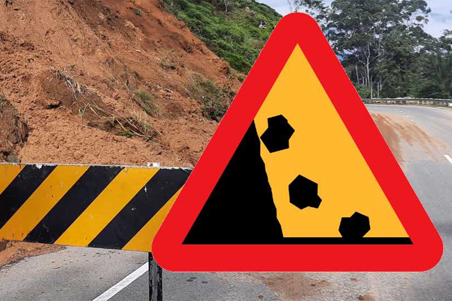 Earth slip disrupts traffic on Matara - Ratnapura main road