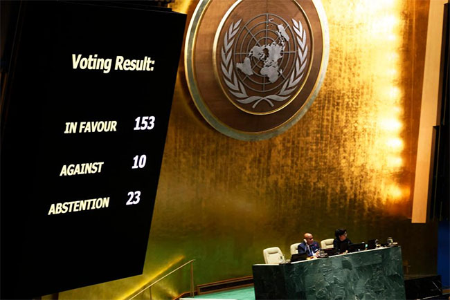 UN General Assembly votes overwhelmingly to demand a humanitarian cease-fire in Gaza