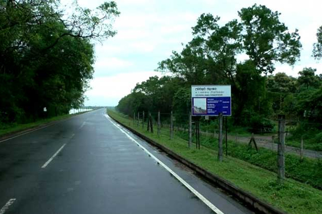 Two-lane road running over Udawalawe Dam temporarily closed 