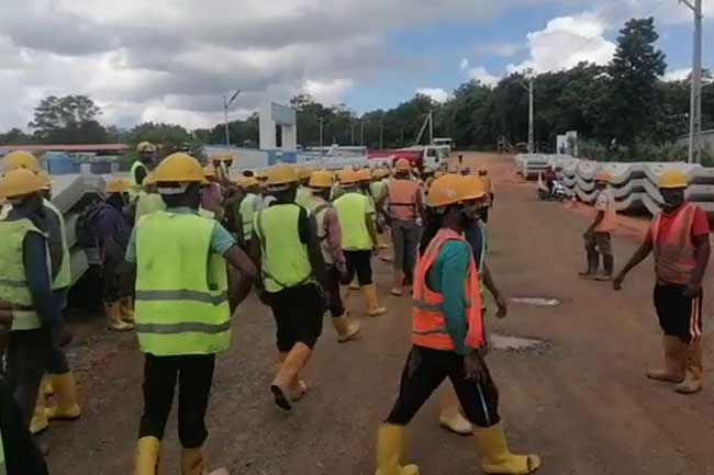 One killed, 3 injured in clash between Moragahakanda water project workers